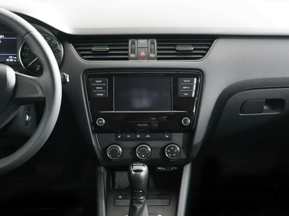 Skoda Octavia 1.6 АКПП, 2019, 62 000 км фото 6