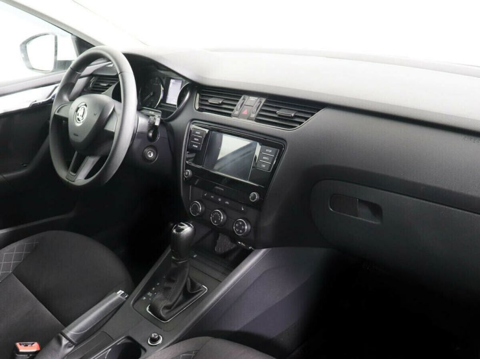 Skoda Octavia 1.6 АКПП, 2019, 62 000 км фото 8