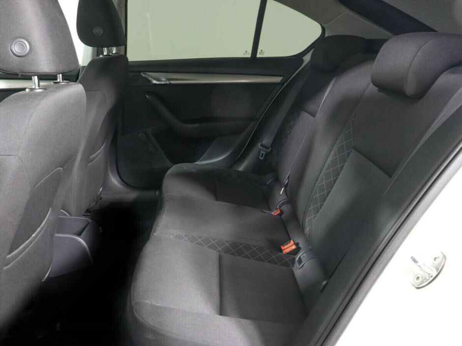 Skoda Octavia 1.6 АКПП, 2019, 62 000 км фото 9