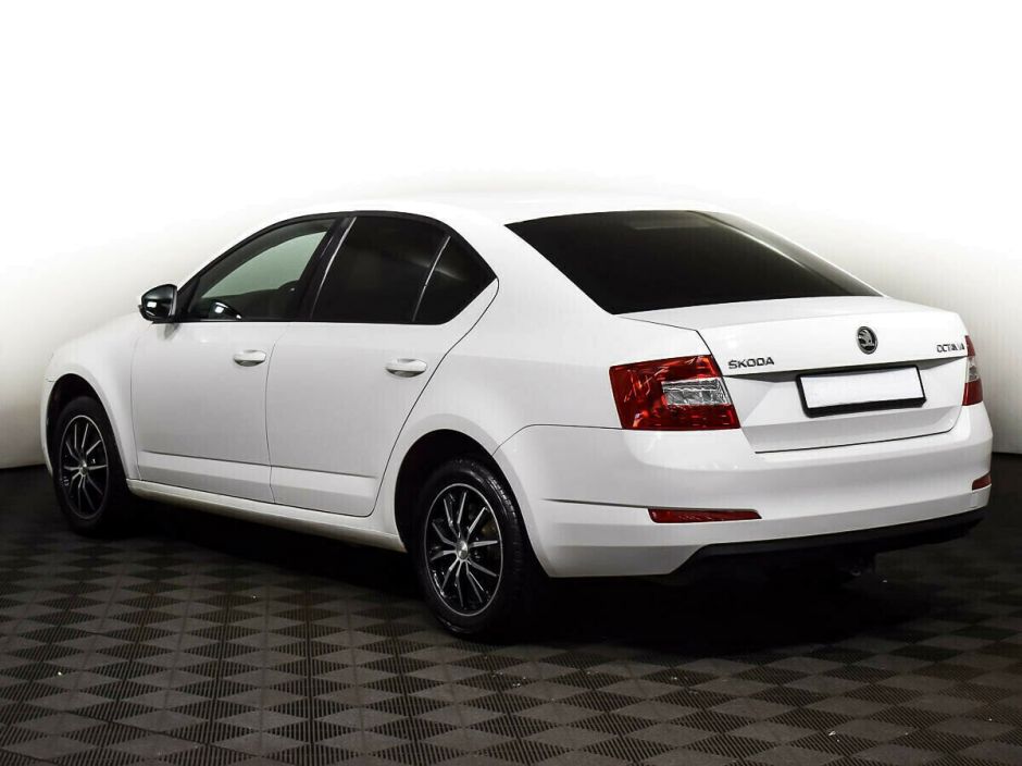 Skoda Octavia 1.4 РКПП, 2015, 95 000 км фото 3