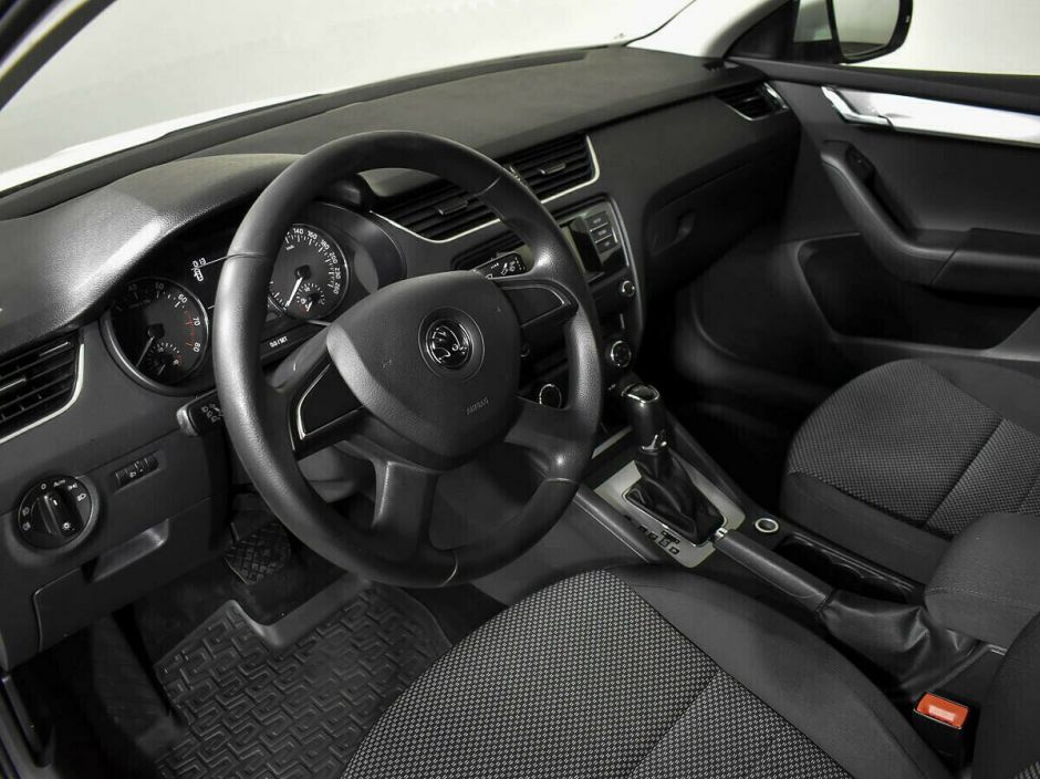 Skoda Octavia 1.4 РКПП, 2015, 95 000 км фото 5
