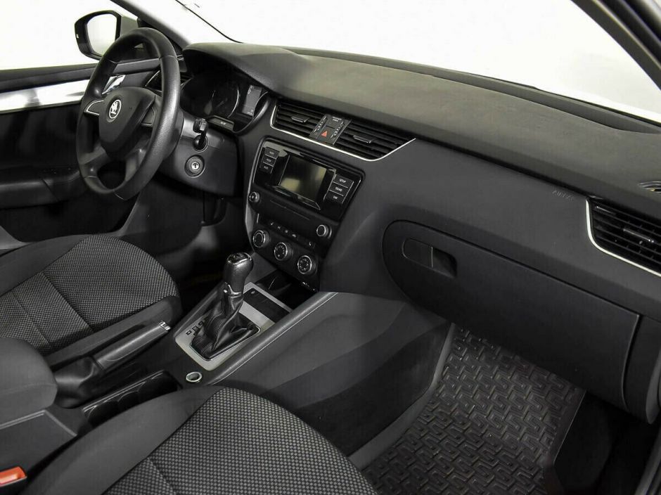 Skoda Octavia 1.4 РКПП, 2015, 95 000 км фото 8