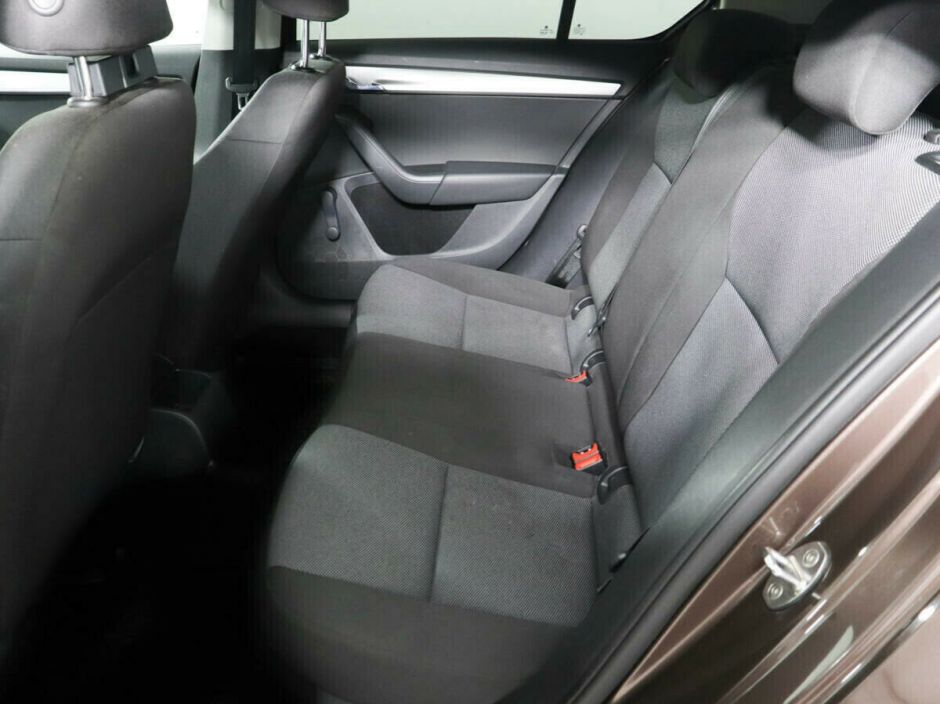 Skoda Octavia 1.6 АКПП, 2016, 98 000 км фото 6