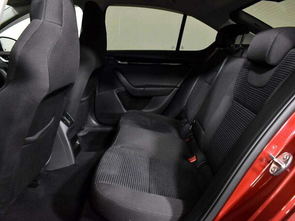 Skoda Octavia 1.5 РКПП, 2019, 52 000 км фото 6