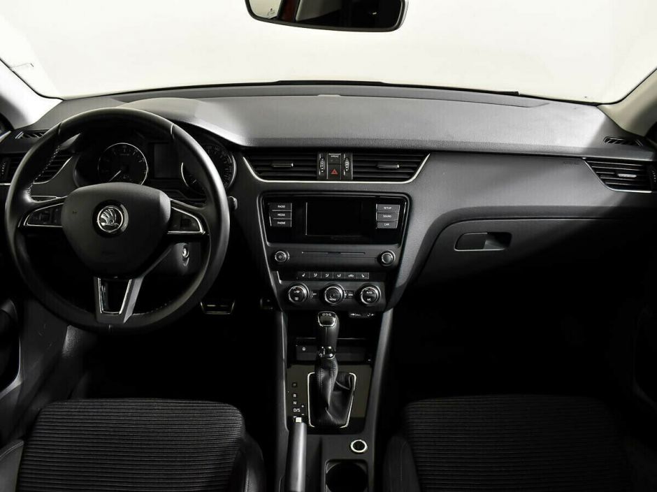 Skoda Octavia 1.5 РКПП, 2019, 52 000 км фото 11