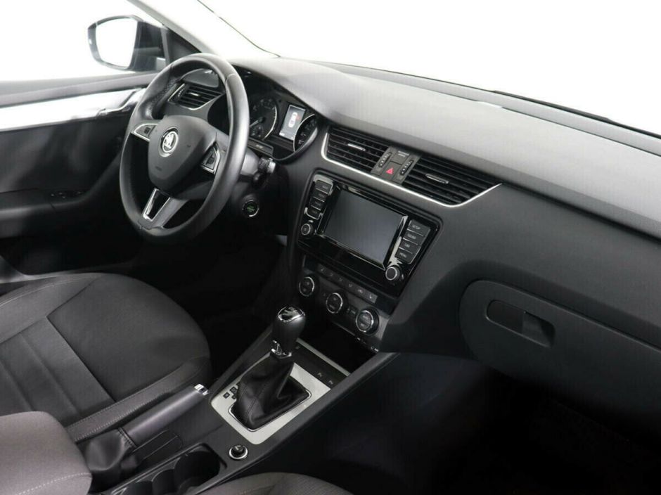Skoda Octavia 1.5 РКПП, 2017, 74 000 км фото 5