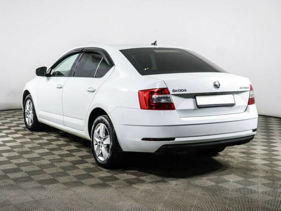 Skoda Octavia 1.5 РКПП, 2018, 73 000 км фото 3