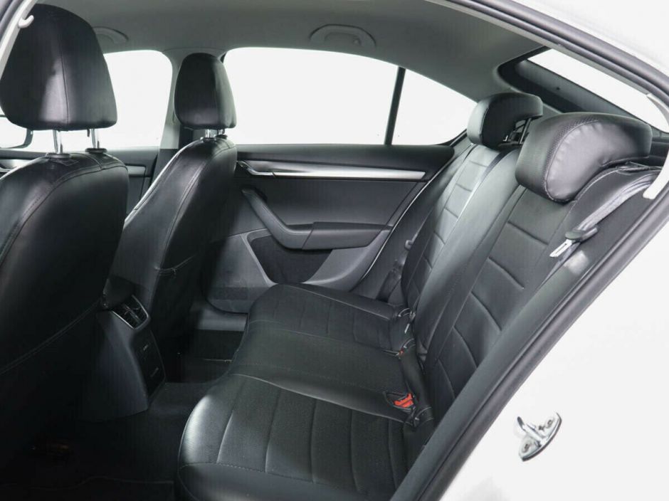 Skoda Octavia 1.6 АКПП, 2018, 73 000 км фото 6