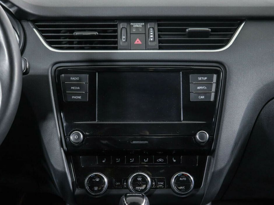 Skoda Octavia 1.6 АКПП, 2018, 73 000 км фото 7