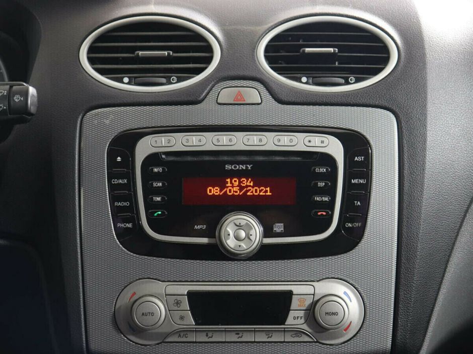 Ford Focus 1.8 МКПП, 2010, 161 000 км фото 8