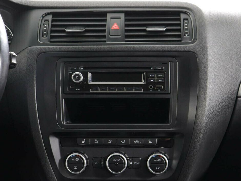 Volkswagen Jetta 1.4 РКПП, 2012, 131 000 км фото 8