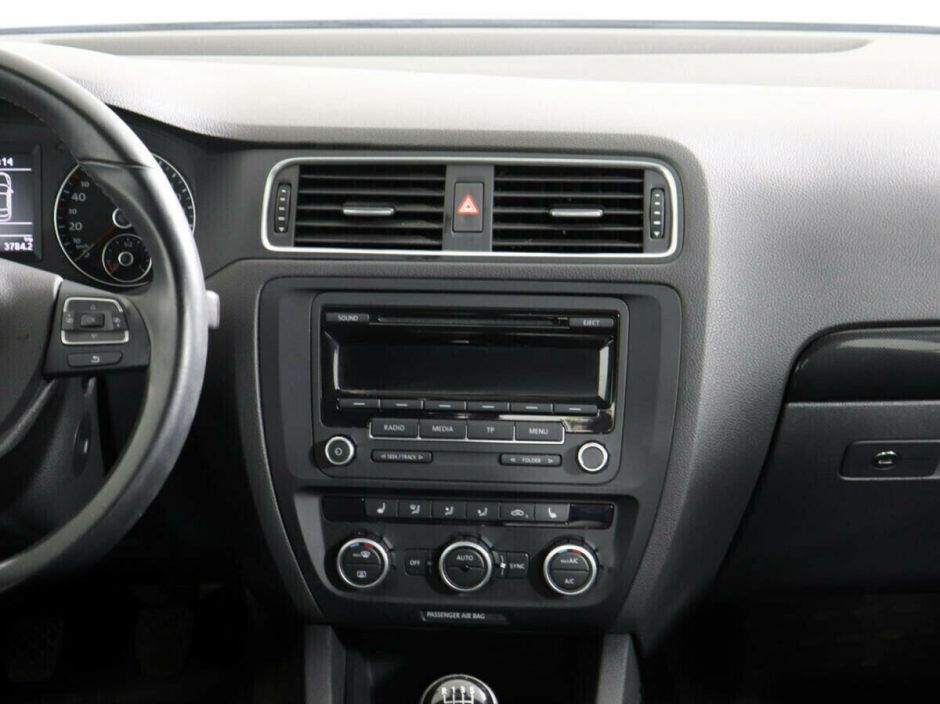 Volkswagen Jetta 1.4 РКПП, 2012, 133 000 км фото 7