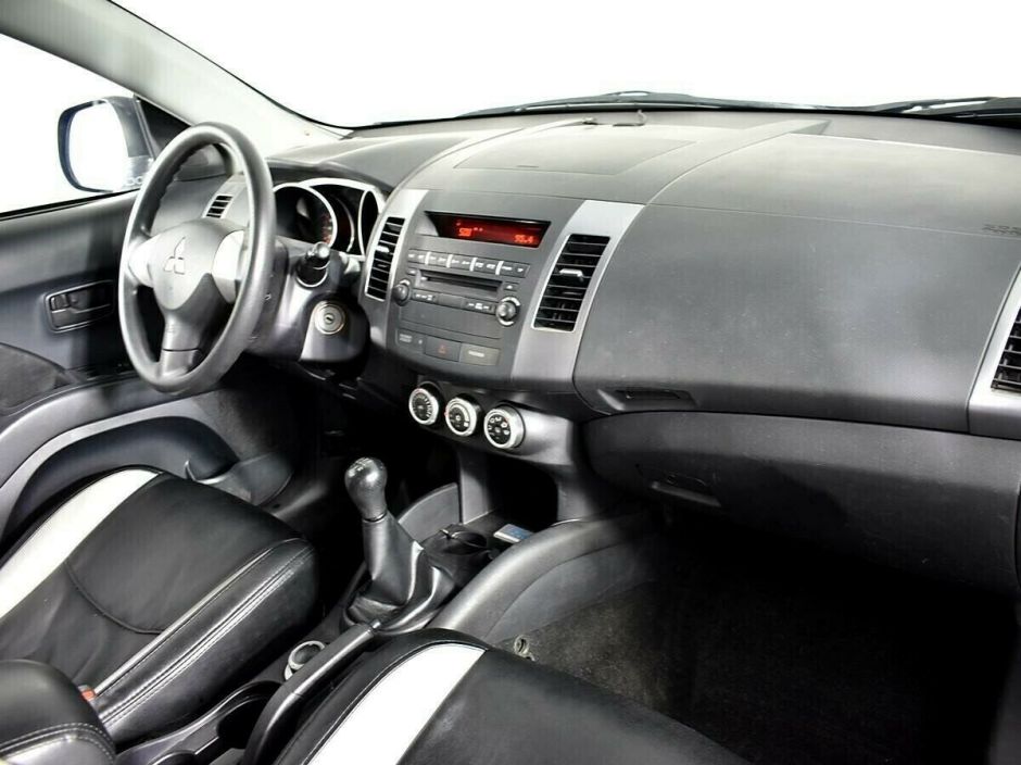 Mitsubishi Outlander 2.4 МКПП, 2008, 179 000 км фото 5