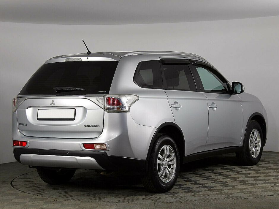 Mitsubishi Outlander 2.4 CVT, 2014, 110 000 км фото 2