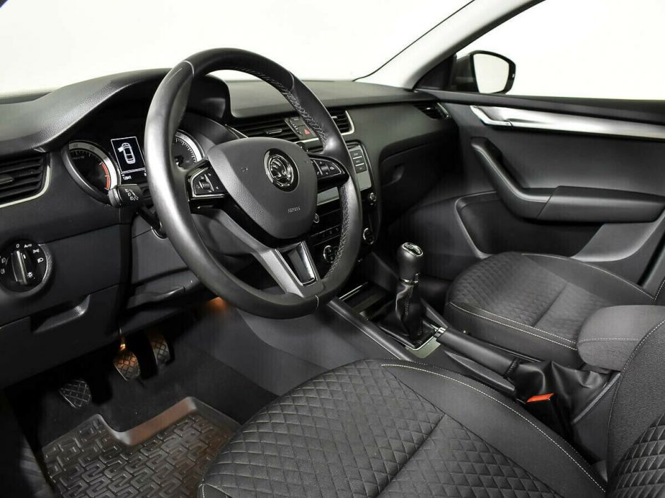 Skoda Octavia 1.5 МКПП, 2017, 76 000 км фото 6