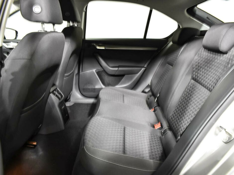 Skoda Octavia 1.5 МКПП, 2017, 76 000 км фото 11