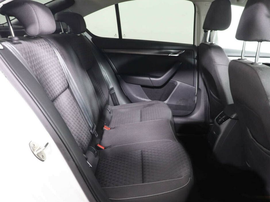 Skoda Octavia 1.8 МКПП, 2017, 72 000 км фото 8