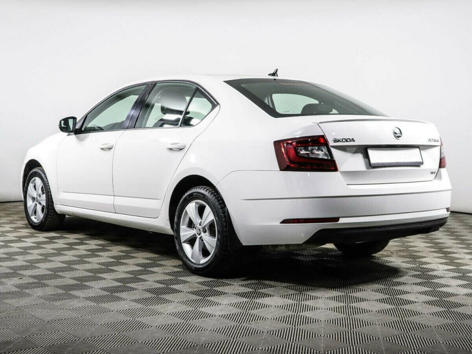 Skoda Octavia 1.8 РКПП, 2018, 59 000 км фото 3