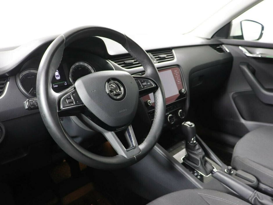 Skoda Octavia 1.8 РКПП, 2018, 59 000 км фото 5