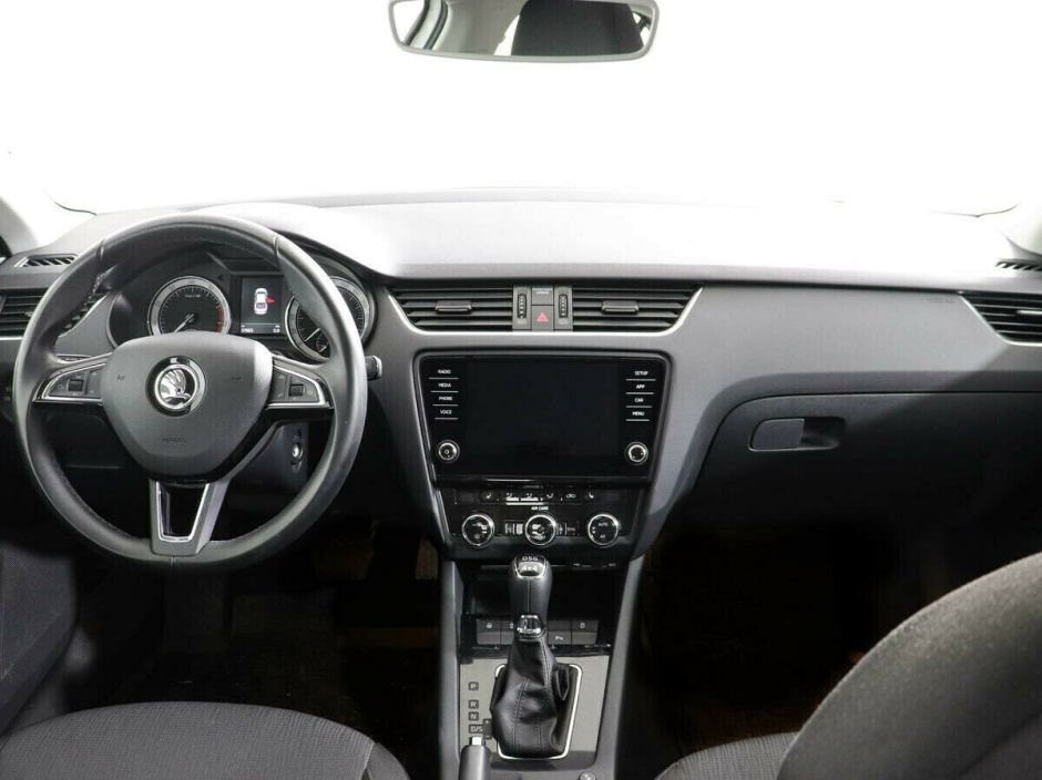 Skoda Octavia 1.8 РКПП, 2018, 59 000 км фото 6