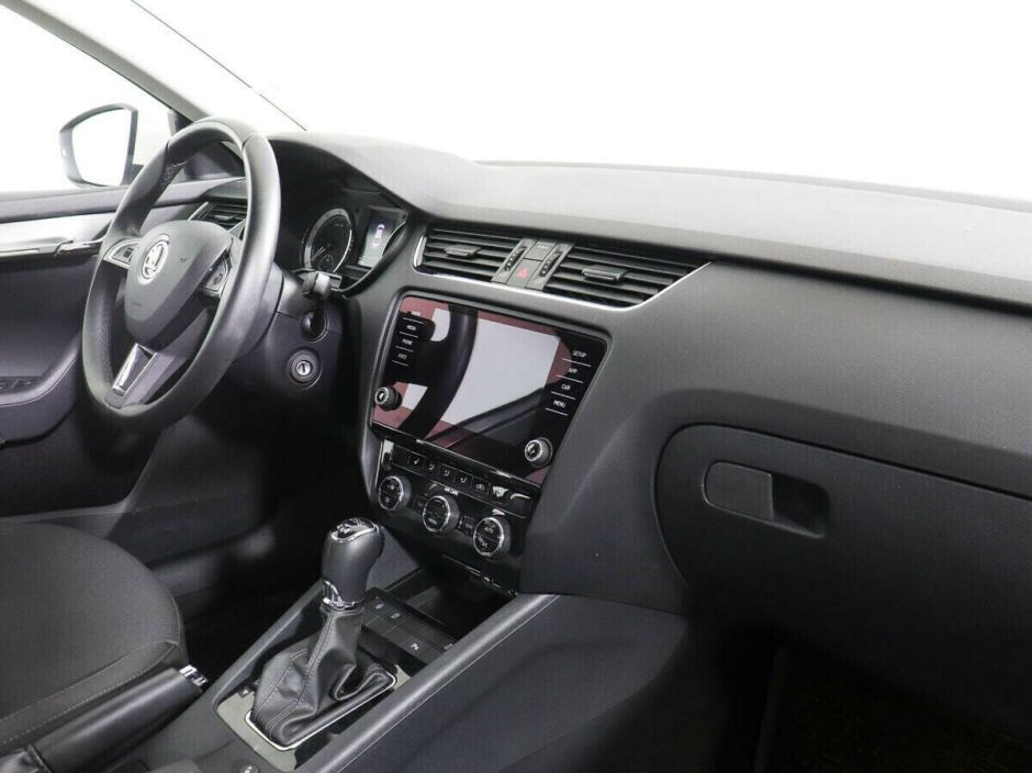 Skoda Octavia 1.8 РКПП, 2018, 59 000 км фото 7