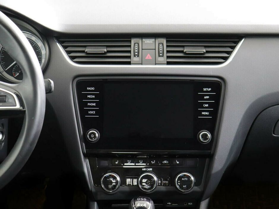 Skoda Octavia 1.8 РКПП, 2018, 59 000 км фото 8