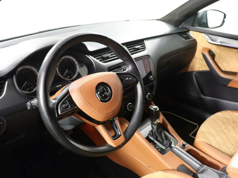 Skoda Octavia 1.8 РКПП, 2018, 66 000 км фото 6