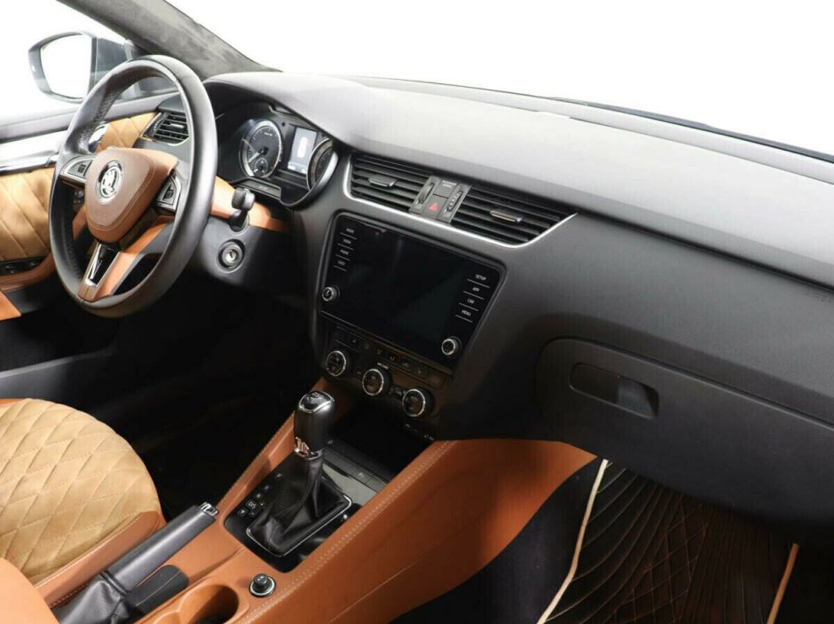 Skoda Octavia 1.8 РКПП, 2018, 66 000 км фото 7