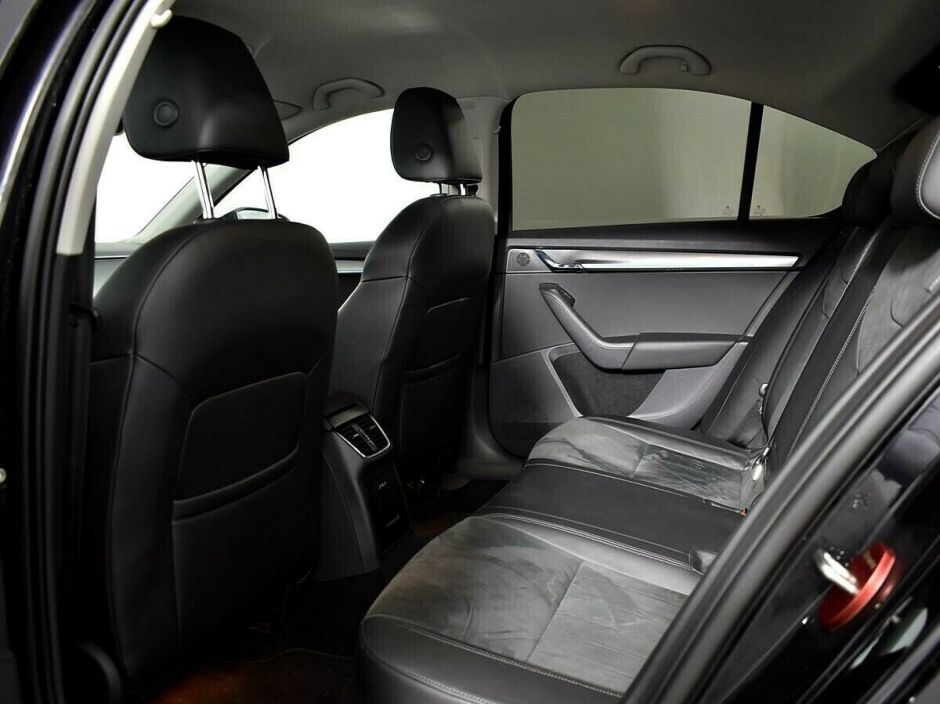 Skoda Octavia 1.8 РКПП, 2018, 66 000 км фото 6