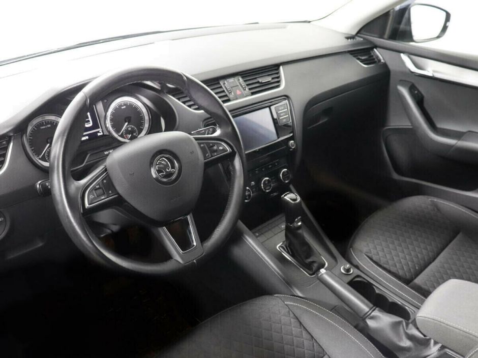 Skoda Octavia 1.5 РКПП, 2018, 74 000 км фото 6