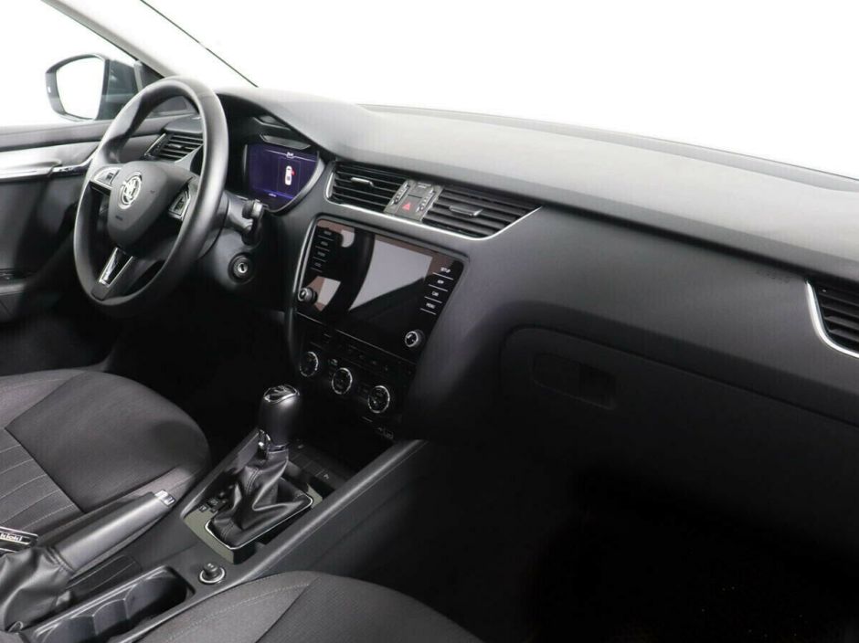 Skoda Octavia 1.5 РКПП, 2019, 59 000 км фото 5