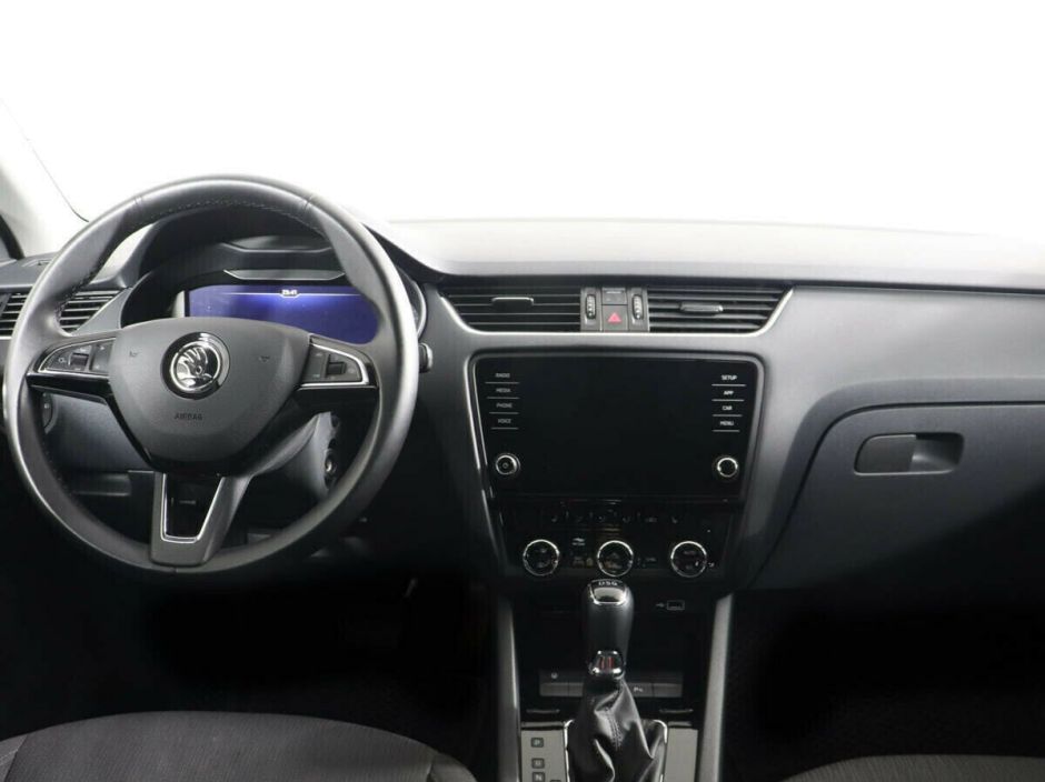 Skoda Octavia 1.5 РКПП, 2019, 59 000 км фото 8