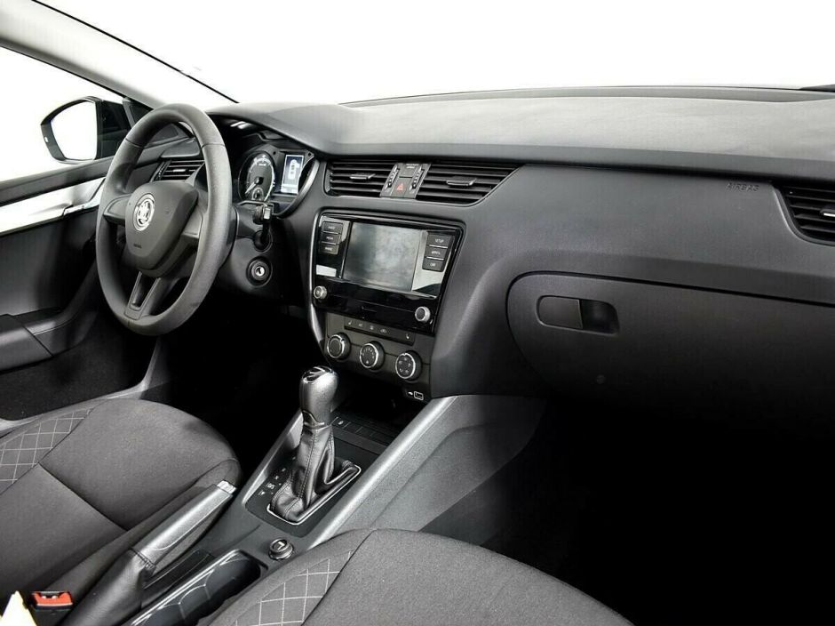 Skoda Octavia 1.6 АКПП, 2017, 74 000 км фото 5
