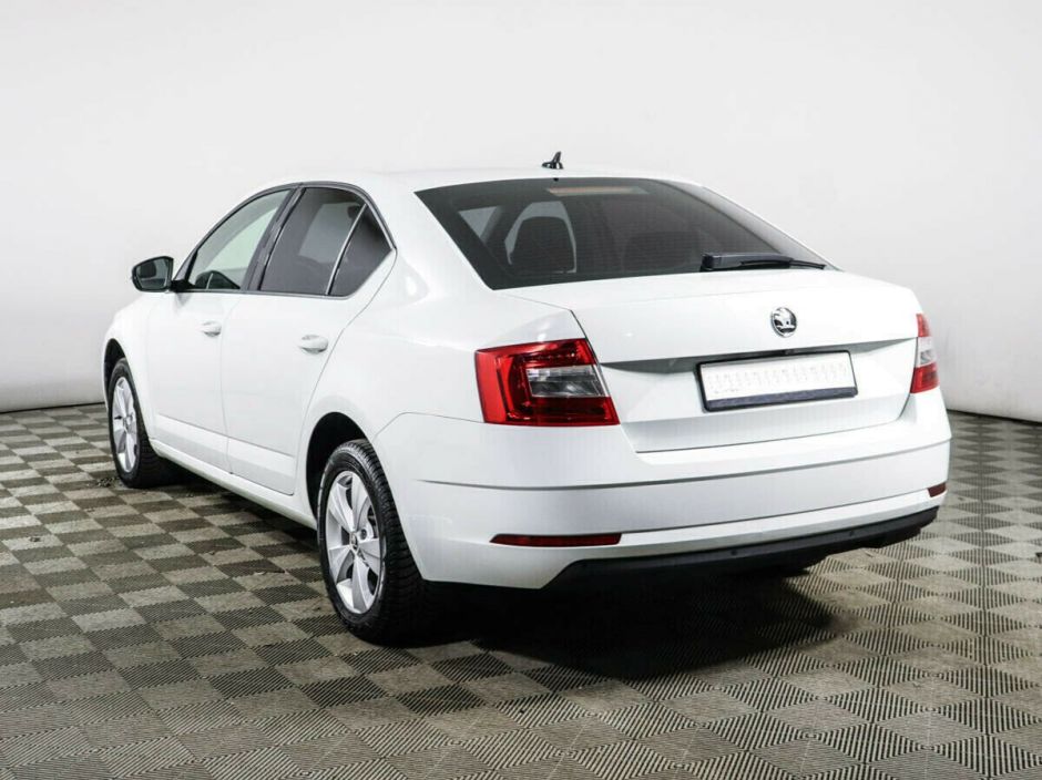 Skoda Octavia 1.6 АКПП, 2019, 55 000 км фото 3