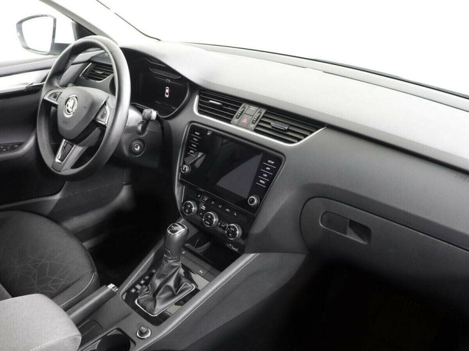 Skoda Octavia 1.6 АКПП, 2019, 55 000 км фото 6