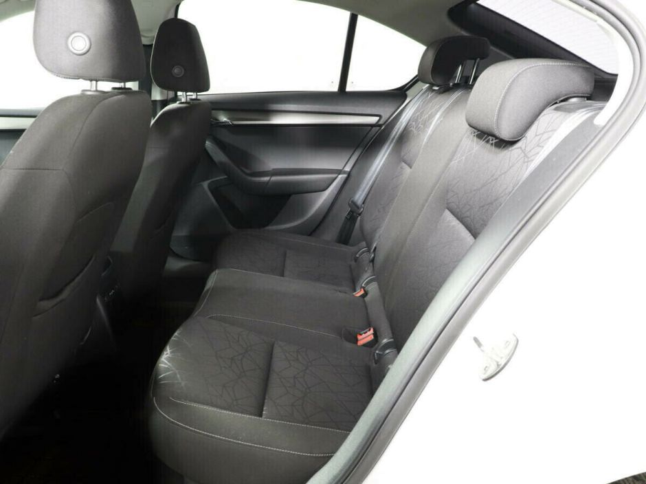 Skoda Octavia 1.6 АКПП, 2019, 55 000 км фото 7