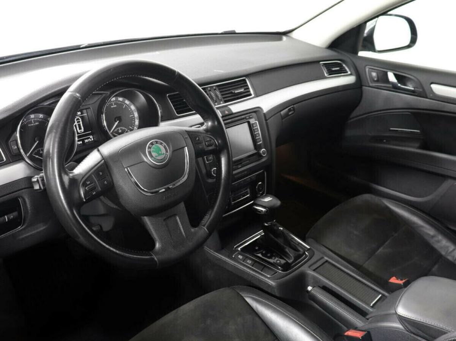 Skoda Superb 2.0 РКПП, 2012, 135 000 км фото 7