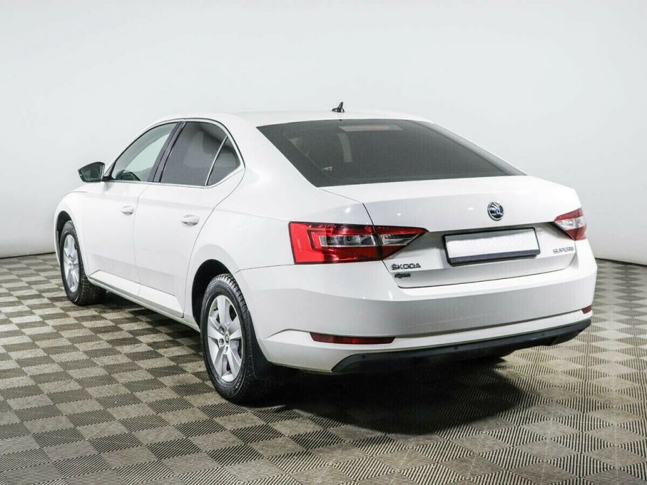 Skoda Superb 1.4 РКПП, 2015, 99 000 км фото 3