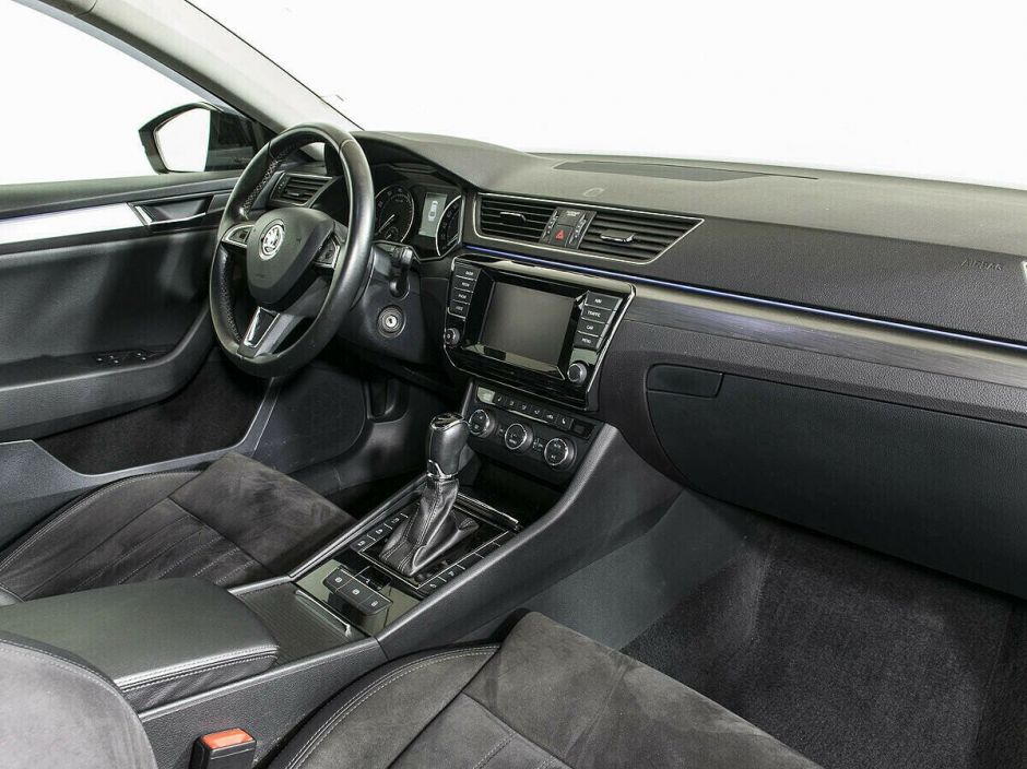 Skoda Superb 2.0 РКПП, 2016, 88 000 км фото 6