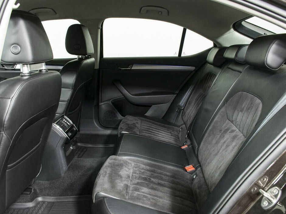 Skoda Superb 2.0 РКПП, 2016, 88 000 км фото 9