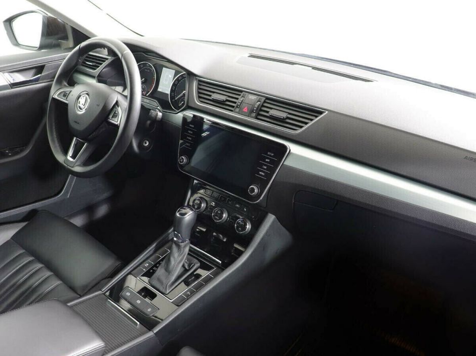 Skoda Superb 1.5 РКПП, 2019, 62 000 км фото 6