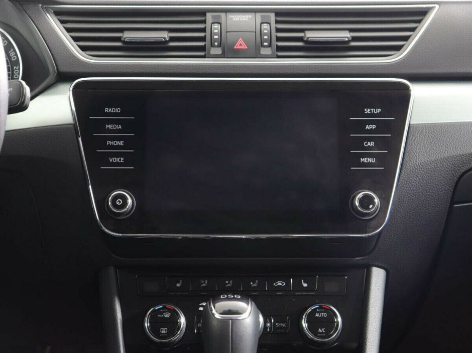 Skoda Superb 1.5 РКПП, 2019, 62 000 км фото 8