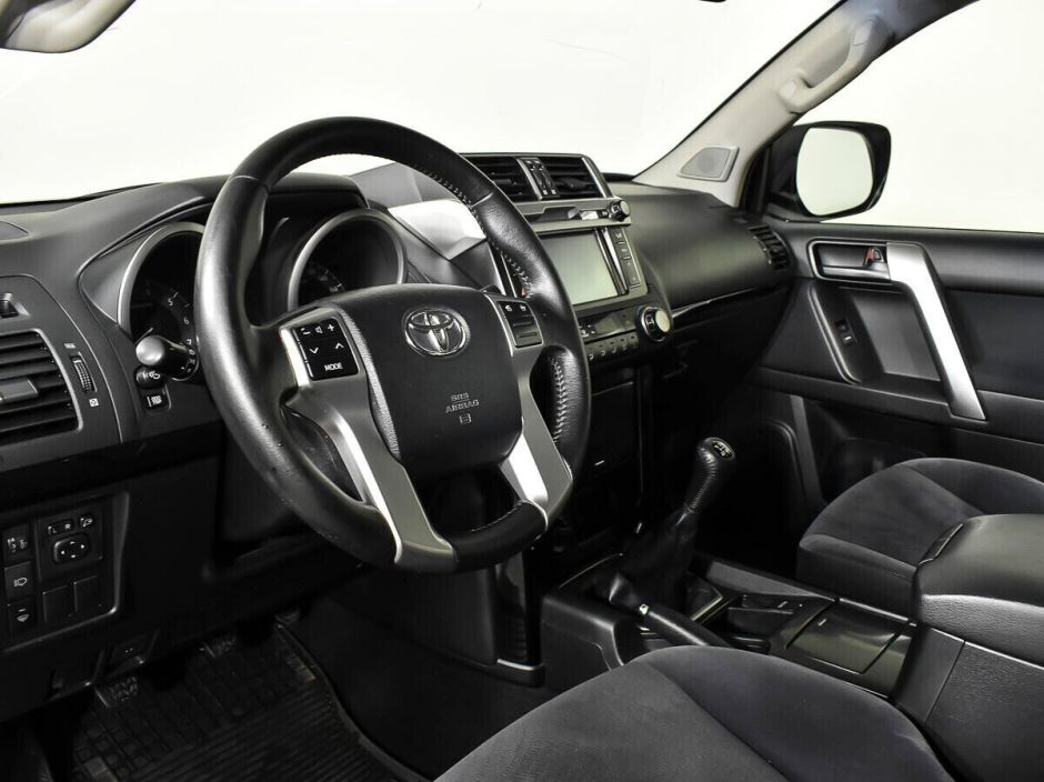 Toyota Land Cruiser Prado 2.7 МКПП, 2013, 126 000 км фото 5