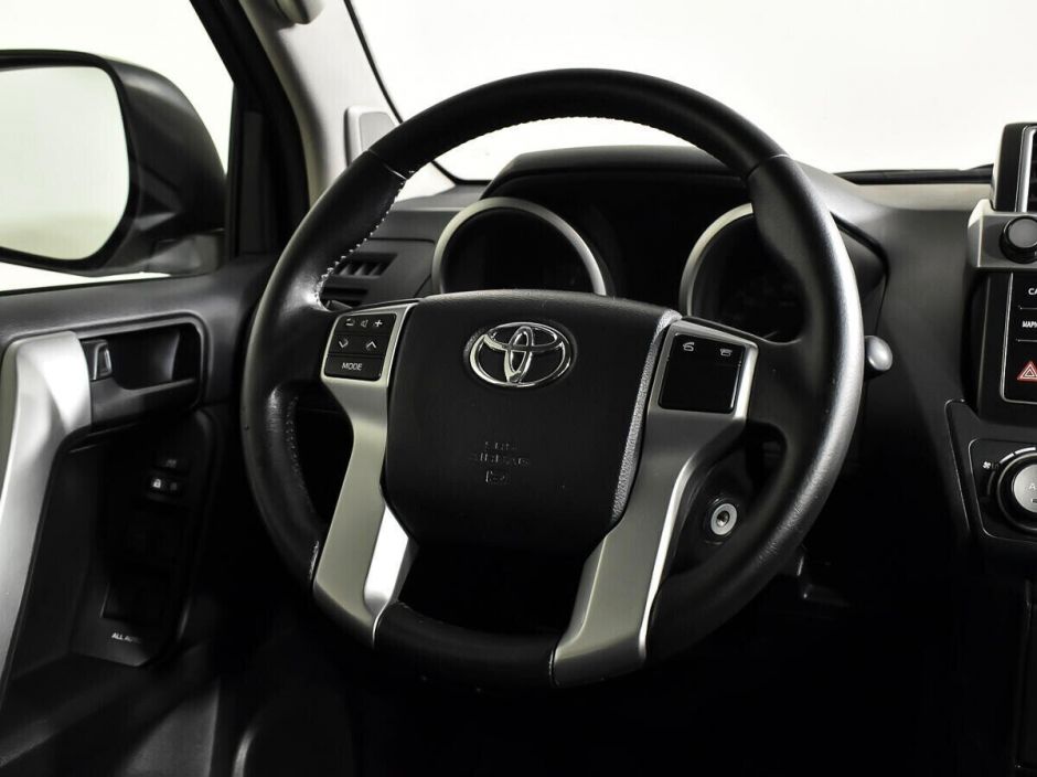 Toyota Land Cruiser Prado 2.7 МКПП, 2013, 126 000 км фото 6