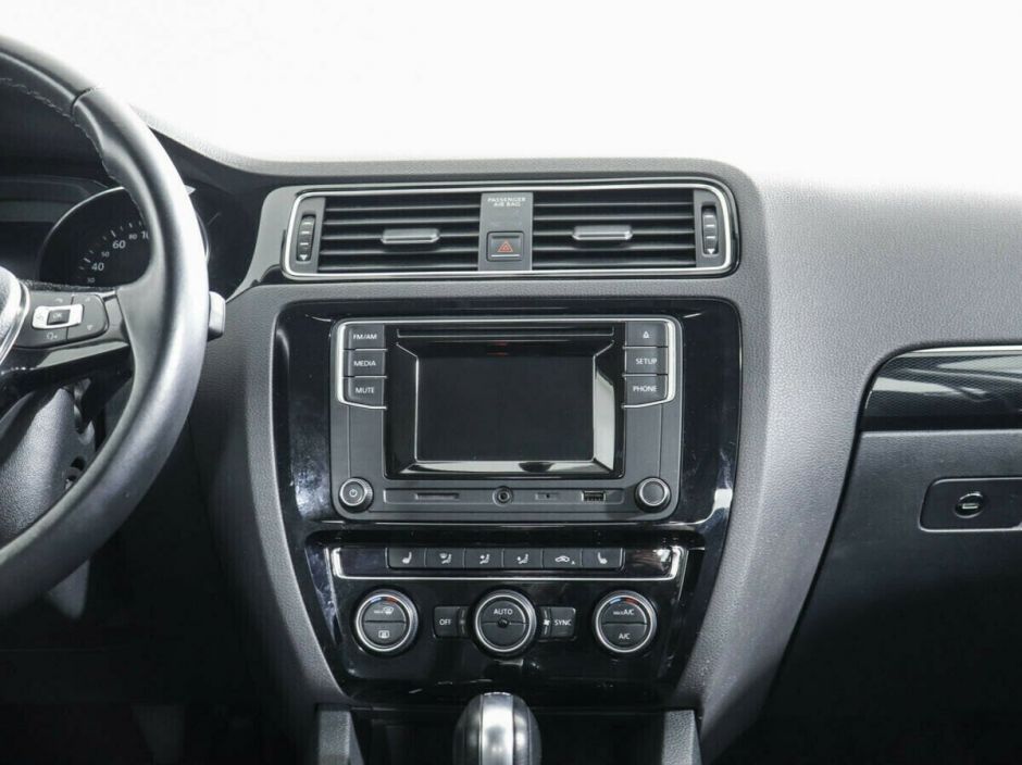 Volkswagen Jetta 1.4 РКПП, 2017, 77 000 км фото 9