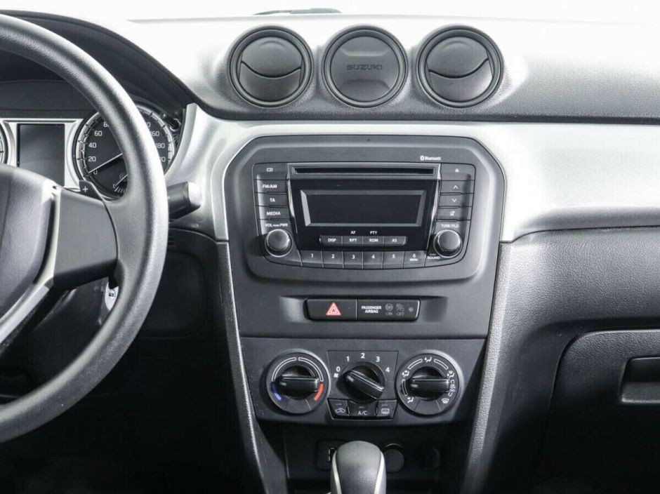 Suzuki Vitara 1.6 АКПП, 2017, 81 000 км фото 8