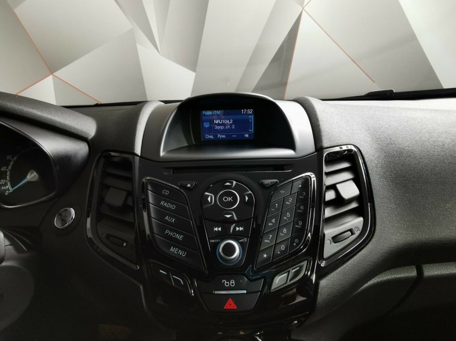 Ford Fiesta 1.6 РКПП, 2017, 72 000 км фото 7