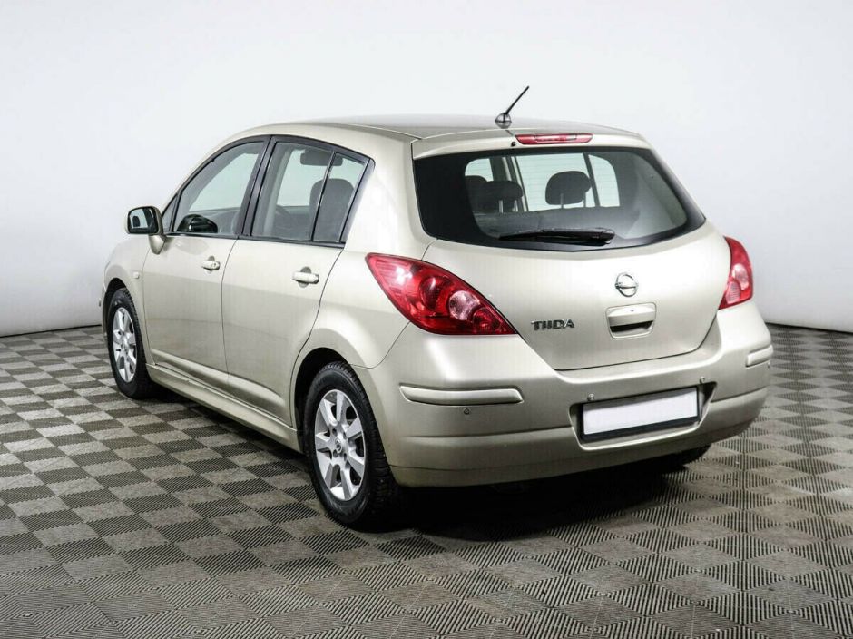 Nissan Tiida 1.6 АКПП, 2011, 144 000 км фото 3