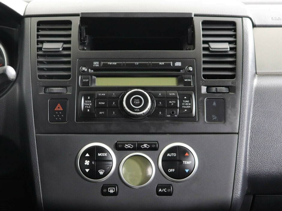 Nissan Tiida 1.6 АКПП, 2011, 144 000 км фото 8