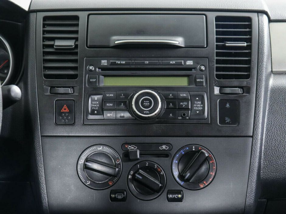 Nissan Tiida 1.6 МКПП, 2013, 132 000 км фото 8